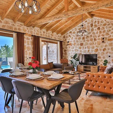 Uezuemlue 2 Bedroom Secluded With Private Pool Hot Tub * Kalkan