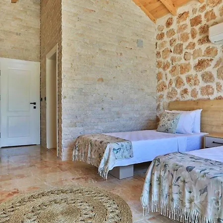 Uezuemlue 2 Bedroom Secluded With Private Pool Hot Tub 别墅