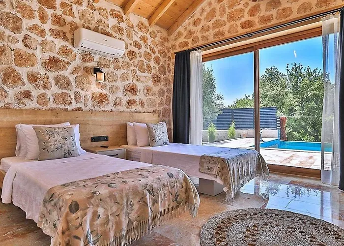 فيلة Uezuemlue 2 Bedroom Secluded With Private Pool Hot Tub
