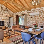 Uezuemlue 2 Bedroom Secluded With Private Pool Hot Tub Калкан