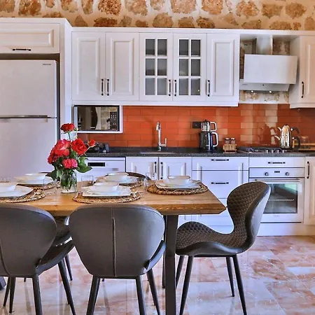 Βίλα Uezuemlue 2 Bedroom Secluded With Private Pool Hot Tub Καλκάν