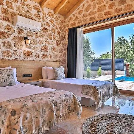 Villa Uezuemlue 2 Bedroom Secluded With Private Pool Hot Tub