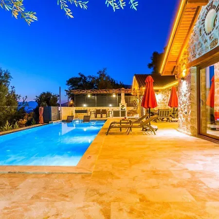 Villa Uezuemlue 2 Bedroom Secluded With Private Pool Hot Tub *