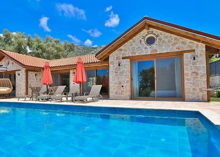 Villa Uezuemlue 2 Bedroom Secluded With Private Pool Hot Tub *