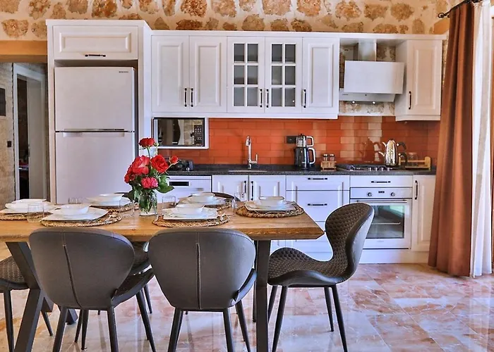 Villa Uezuemlue 2 Bedroom Secluded With Private Pool Hot Tub Kalkan