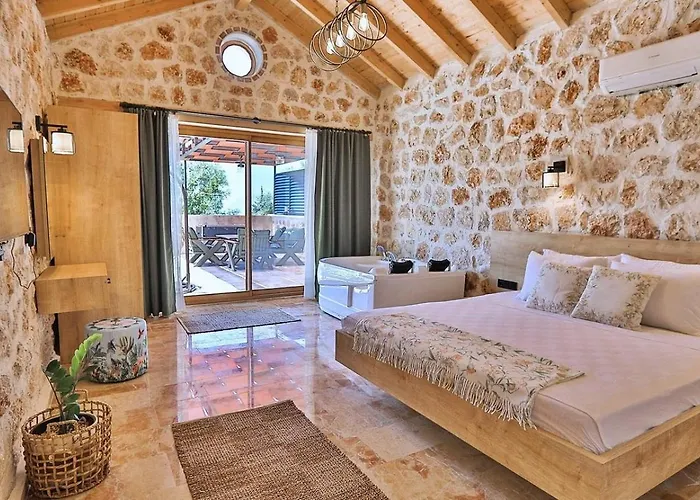 Vilă Uezuemlue 2 Bedroom Secluded With Private Pool Hot Tub