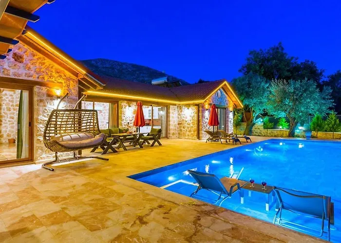 Uezuemlue 2 Bedroom Secluded With Private Pool Hot Tub Vilă Kalkan