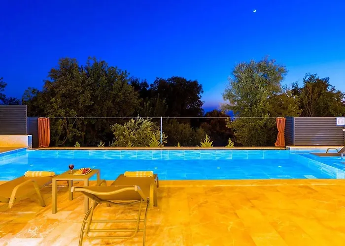 Uezuemlue 2 Bedroom Secluded With Private Pool Hot Tub Villa Kalkan